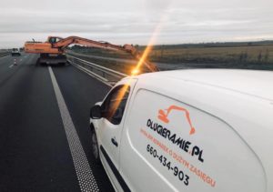 Prace ziemne - SKARPOWANIE ORAZ HUMUSOWANIE na trasie s7_2